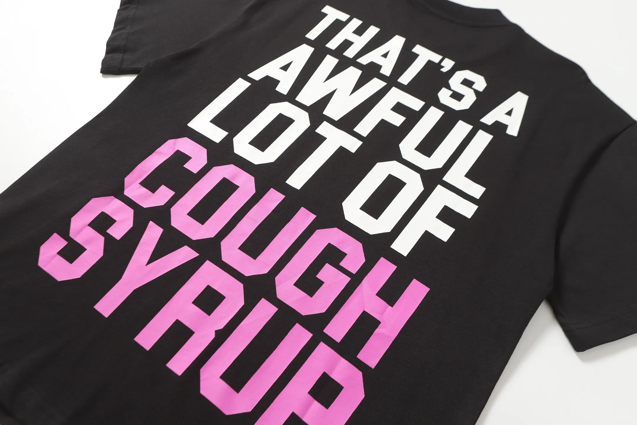 #active Black ｜ THAT'S A AWFUL LOT OF COUGH SYRUP In Stock Real shot American simple trendy brand loose casual T-shirt Fabric (fabric): 32 counts Weight combed double yarn pure cotton Sizes (size): S-M L X L Color (colour): Active Black 👉